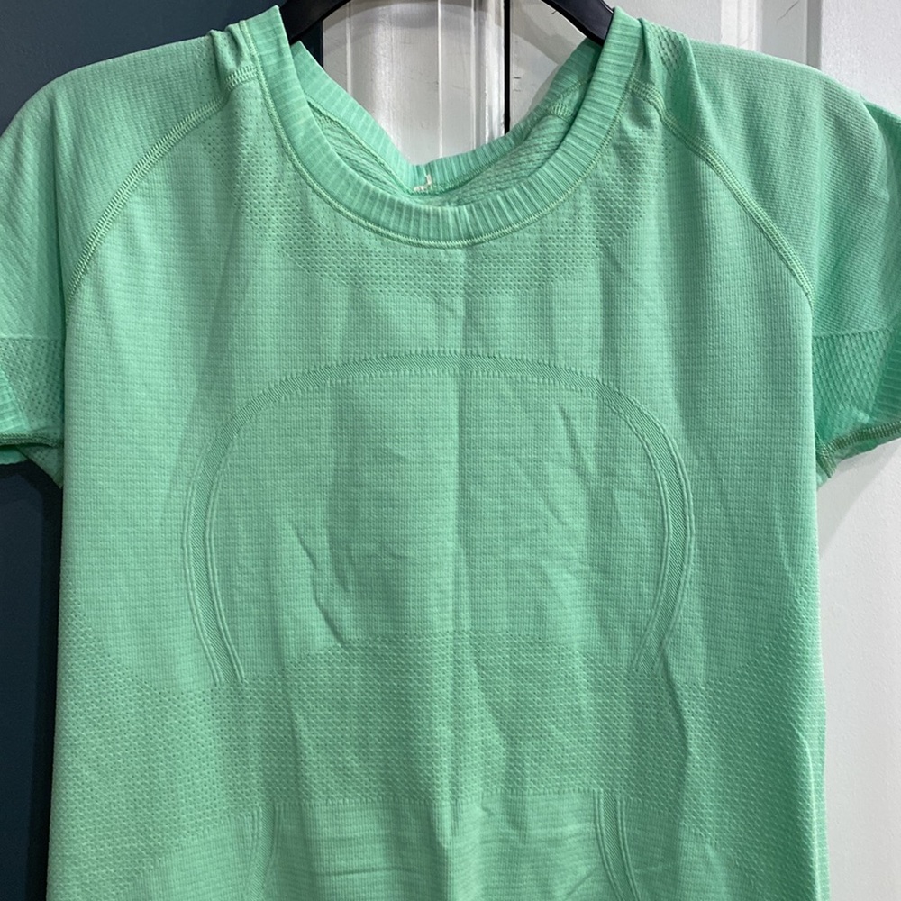 Lululemon Run Swiftly Short Sleeve Crewneck - image 2